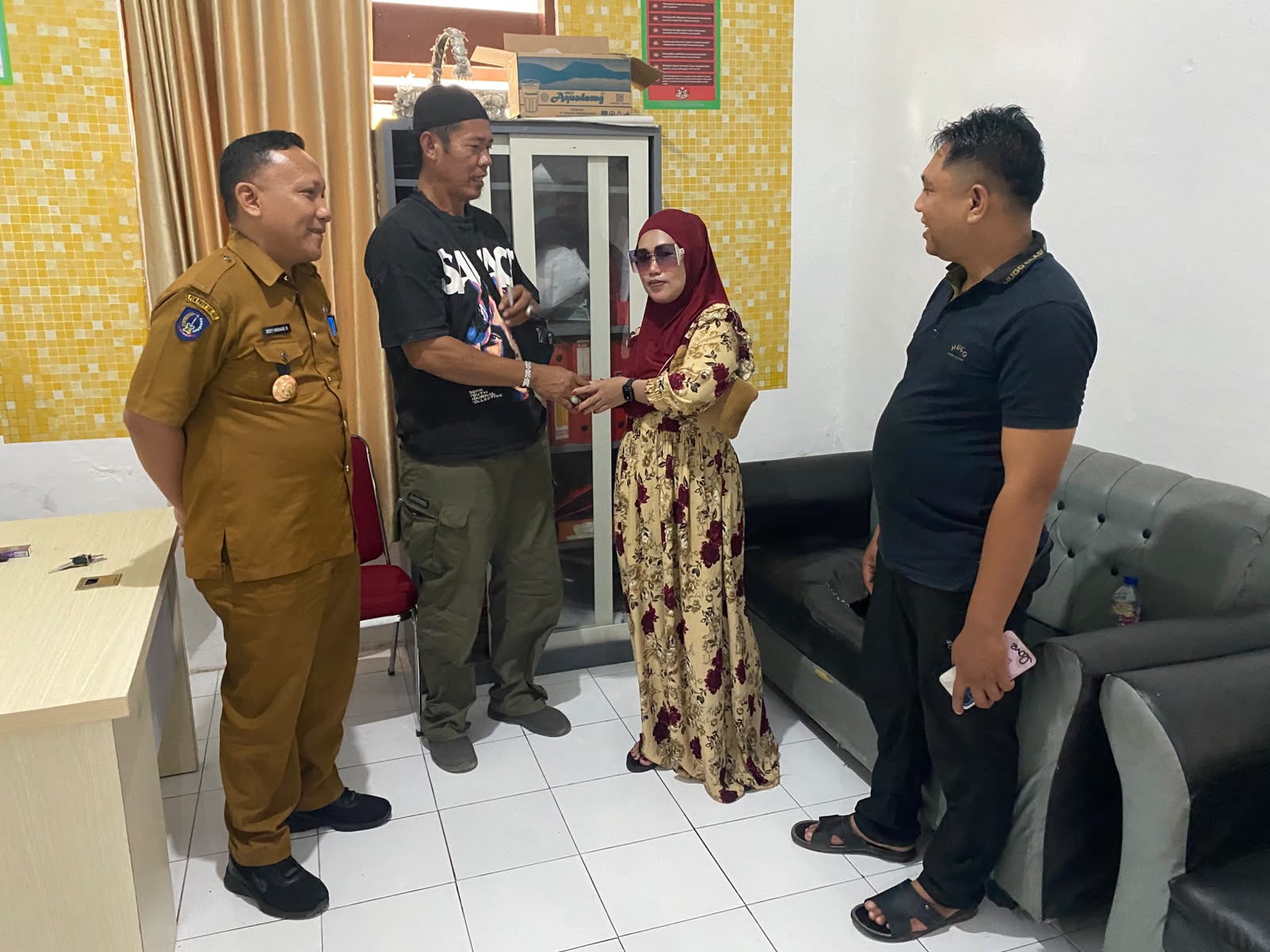 Utamakan Musyawarah, Pemerintah Kelurahan Lembang Fasilitasi Mediasi Permasalahan Rumah Tangga